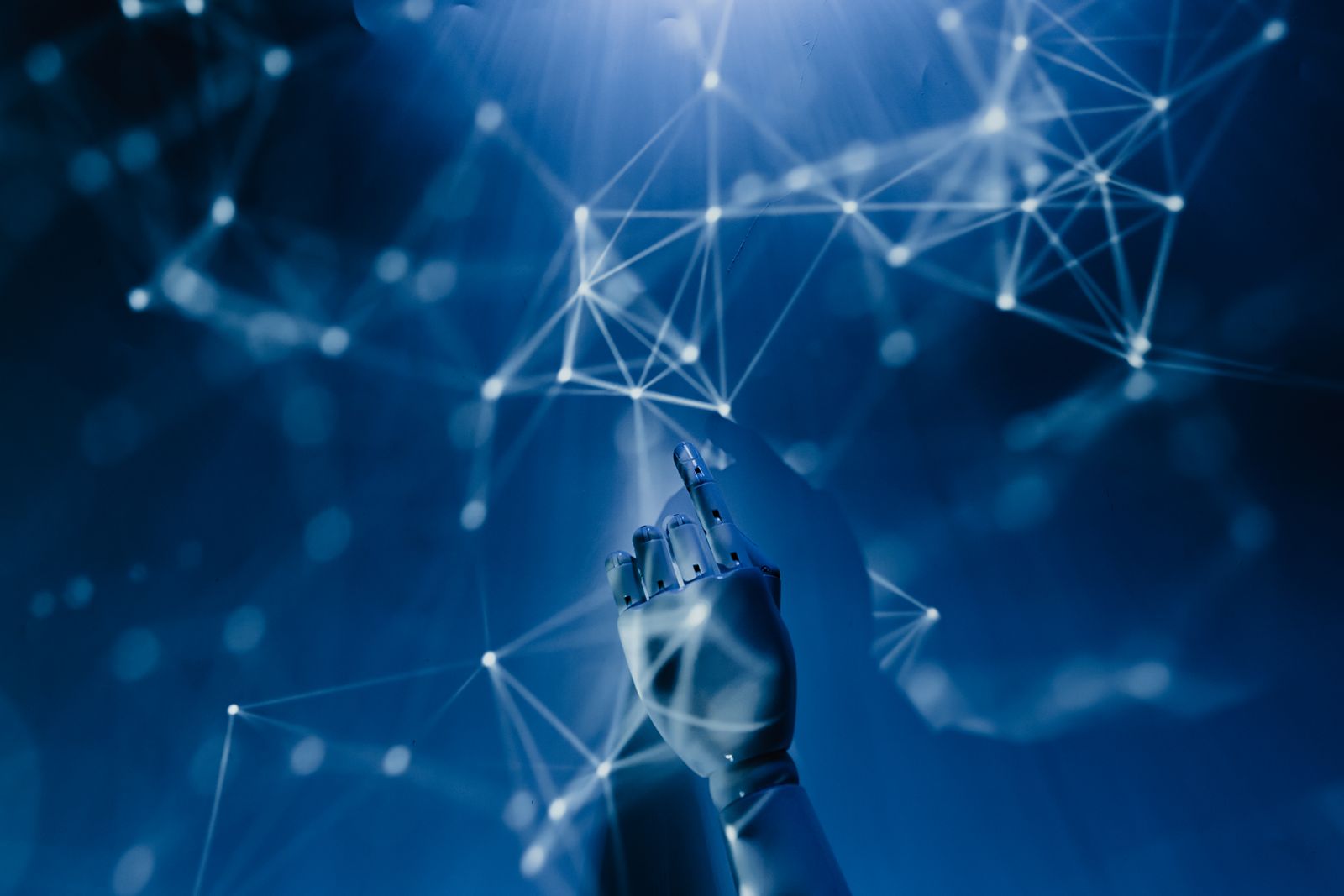 You are currently viewing IA & Réseaux Sociaux : les vraies nouveautés d&rsquo;août 2026 (LinkedIn, Meta)
